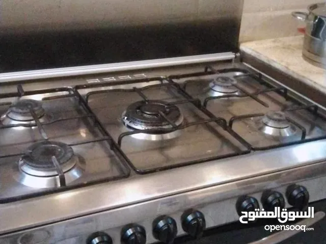 فرن نضيف جدآ وشغال