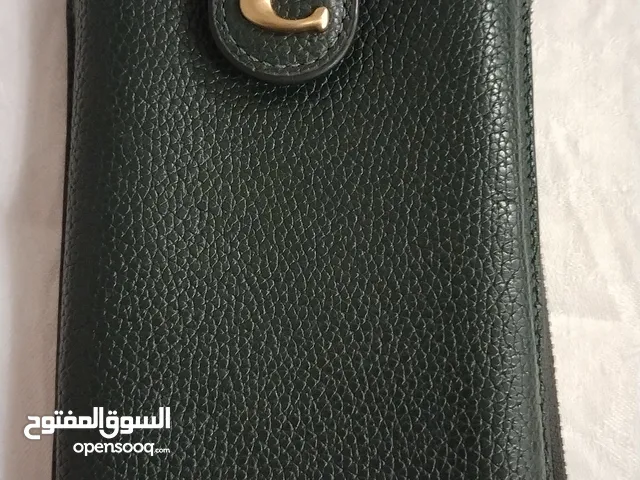 Wallet Coach with a pocket for mobile