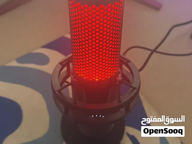 HyperX Quadcast 2 مع ستاند