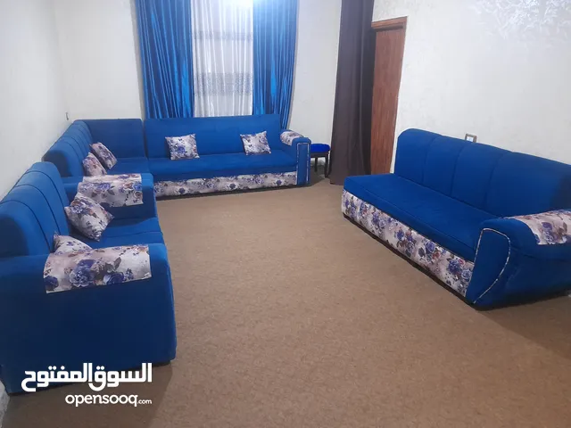 كنب 10 مقاعد لون ازرق تركواز للبيع بداعي السفر بسعر مغري جدا مع برداية او بدونها