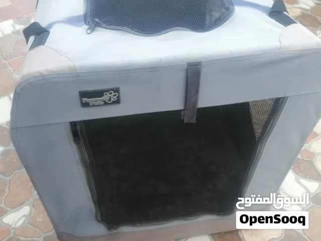 بيت للقطط مستعمل نظيف