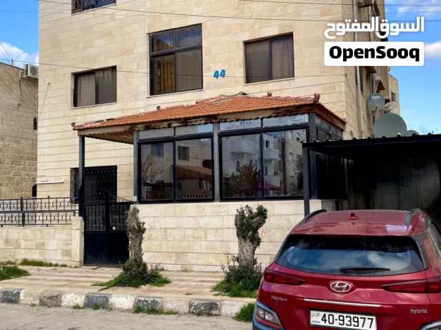 شقة بمساحة 170 متر طابق ارضي.. وجميع خدمات كاملة قريبة من البيت بسعر مغري للبيع