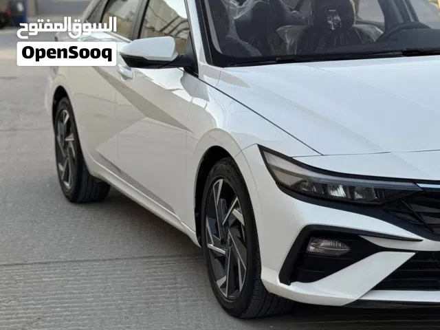 2024 Hyundai Elantra Standard