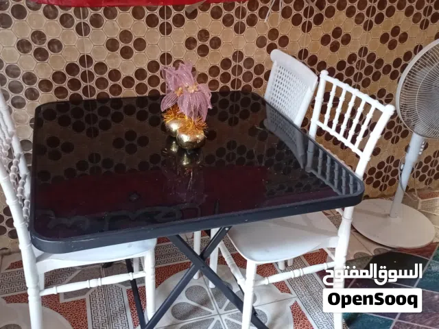ميز طعام جديده ويا 3 كراسي