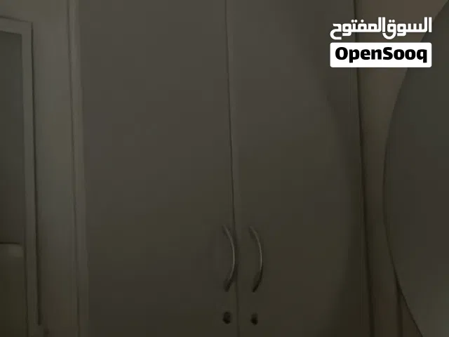 للبيع كبت ملابس بابين