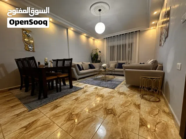 شقة 150متر للبيع طابق ثاني على شارعين في ضاحية الاستقلال من المالك مباشرة