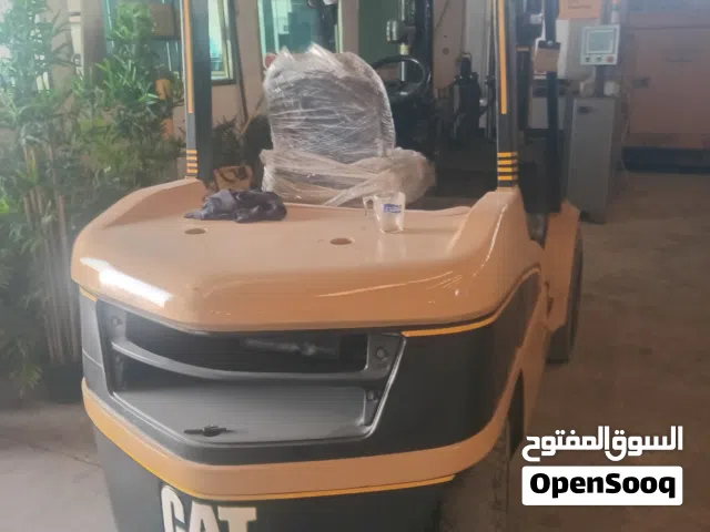 فوركلفت للبيع تلات ونص طن موجود في المصفح