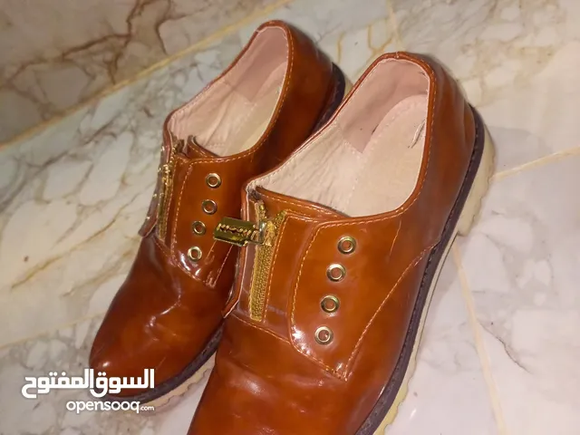 اي قطعه داخل الصور ب دينار بحاله ممتازه