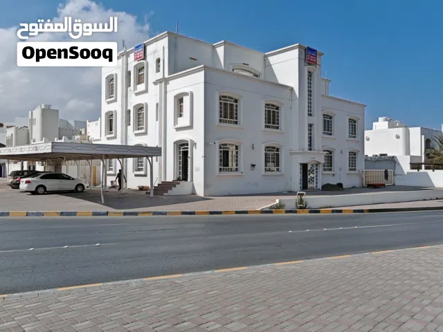 استديو بالاضافة الى 1BHK غرفة وصالة وحمام ومطبخ