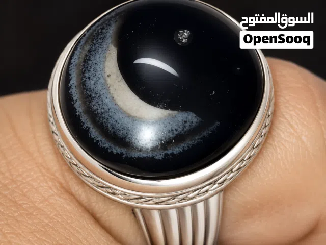 خاتم فضه عقيق هندي بداخل الحجر شكل هلال