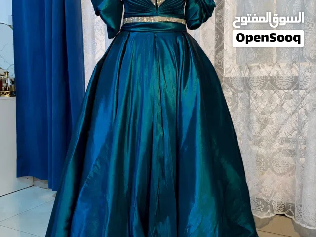 فساتين جيدة ومختلفه وجميله بين ال Small  و Medium