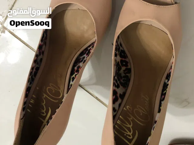 احذيه مختلفه