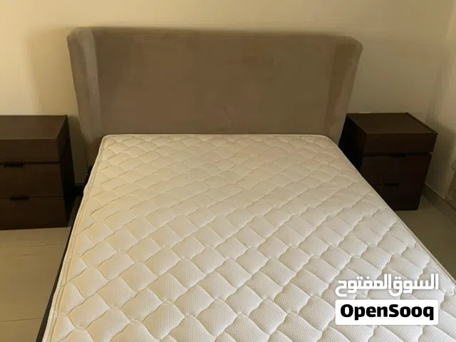 للبيع اثاث منزلي غرف نوم مع جميع الملاحقات