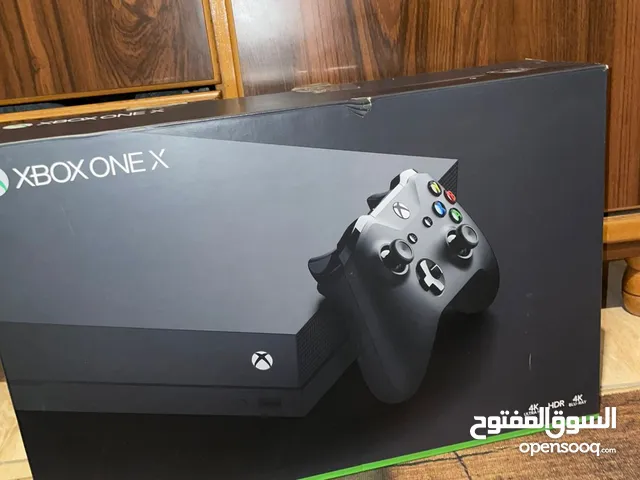 Xbox one x استعمال خفيف مع العاب