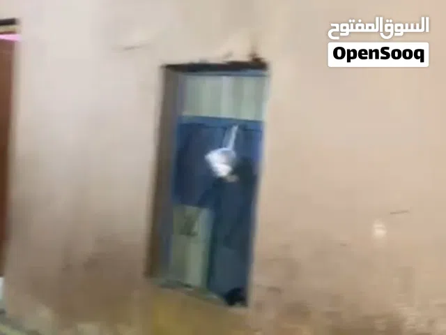 السلام عليكم بيت تجاوز في الزبير حي الخطوة ع شارع العام قرب حديقه حي الخطوة مساحه البيت 350متر بي5غر