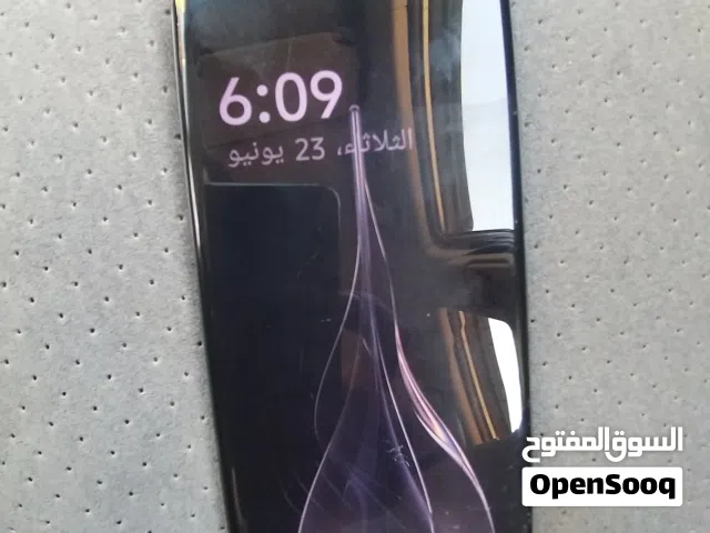 Tecno Spark Slimmer الذاكرة الداخلية: 256 جيجابايت  الرام: 8 جيجابايت + 5 جيجابايت رام إضافي