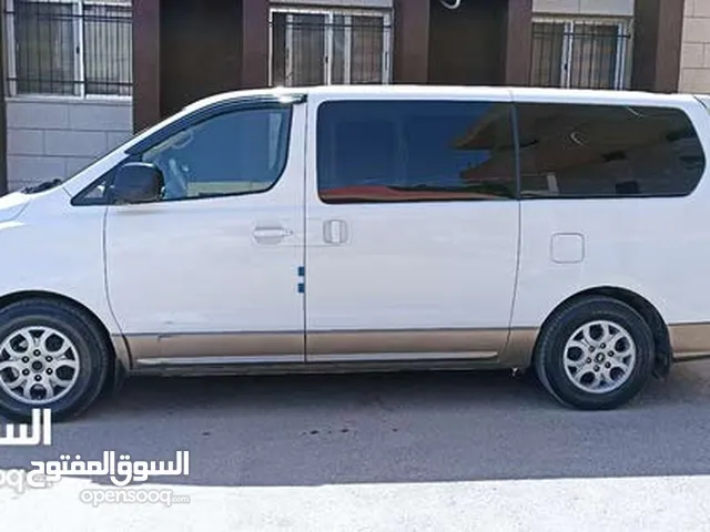 باص هيوداي H1 2015