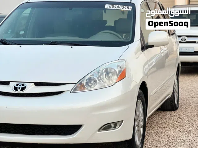 Used Toyota Sienna in Zawiya