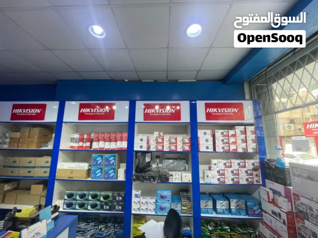 منشأه تجاريه في مجال التقنية والأمن  للبيع وبها 2 فنيين و سيارتين  او للتشغيل  وتوزيع الارباح بالنص