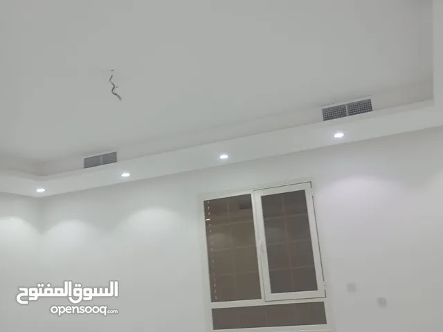 800 m2 4 Bedrooms Villa for Rent in Al Ahmadi Wafra residential