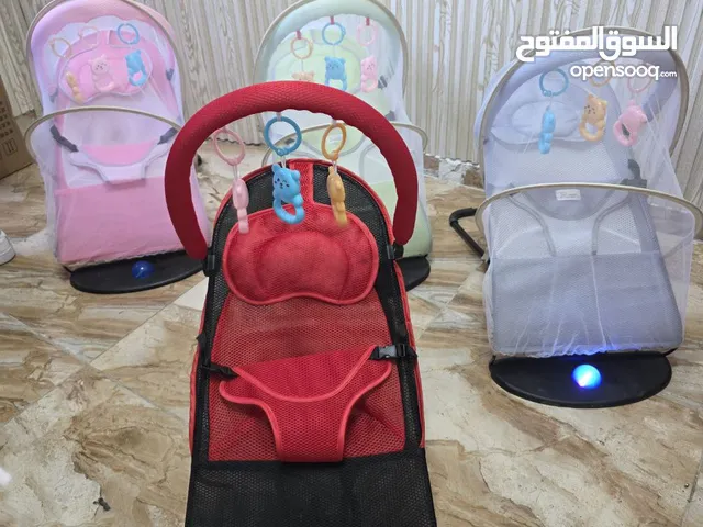 مزوّد بالموسيقى وناموسية لحماية طفلك... راحة وأمان بحركة ناعمة تساعد على النوم العميق  .