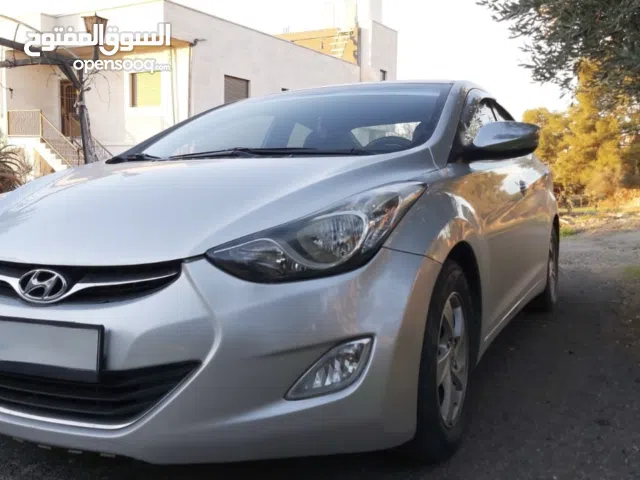 هيونداي أفانتي 2012