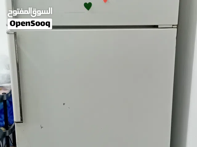 ثلاجة وبرادة وسفرة وغسالة
