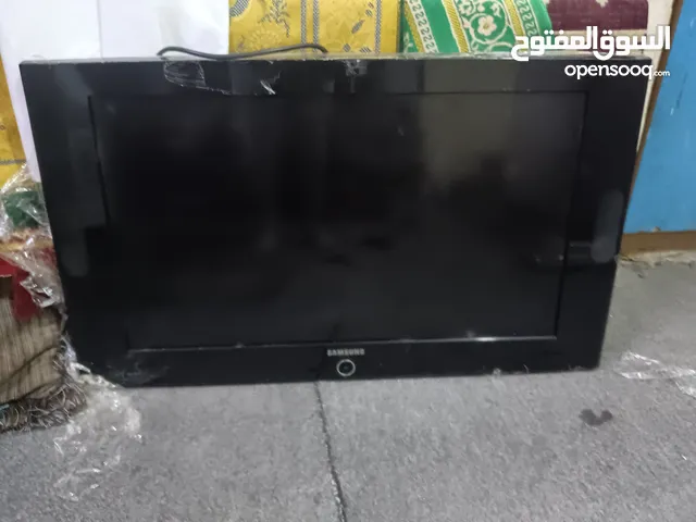 شاشه سامسونج 32بوصه للبيع بها كسر بالشاشه تحتاج تصليح