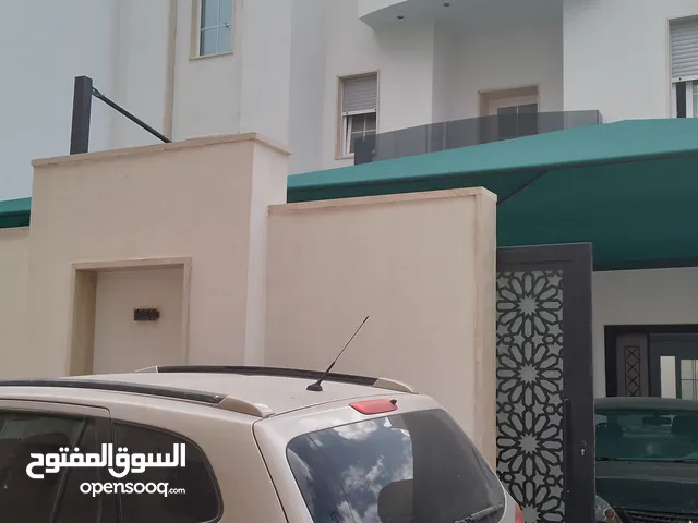 400 m2 More than 6 bedrooms Villa for Sale in Tripoli Zanatah