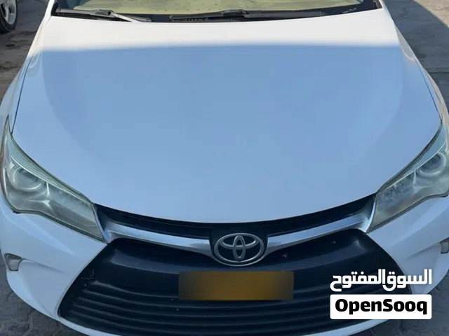 2017 تويوتا كامري LE