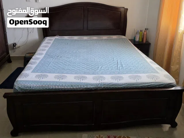 bed king size 2 cots n side table n mattress