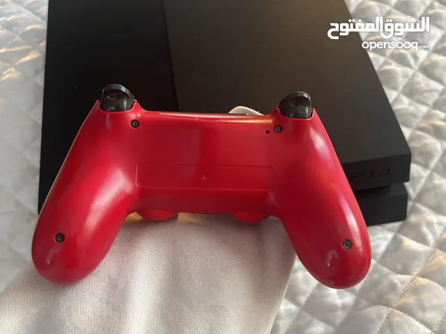 بلاستيشن 4 مع أيدتين اصليات وسيدي