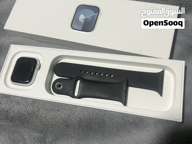 Apple Watch series 9 41mm with 6 extra straps