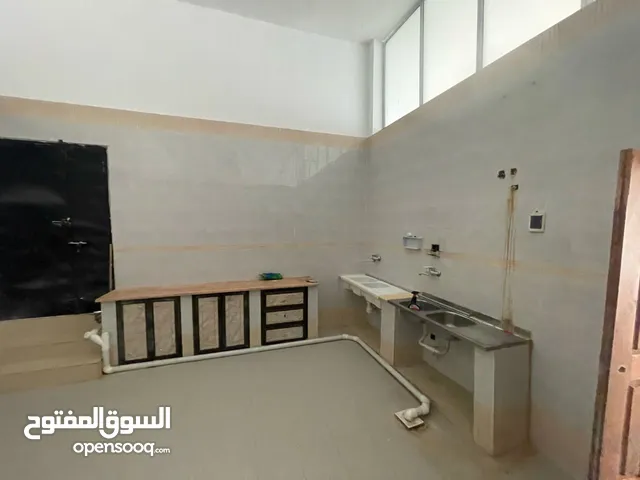 استوديو للإيجار..