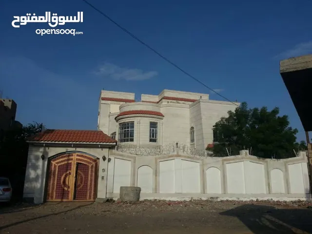750 m2 5 Bedrooms Villa for Sale in Aden Other