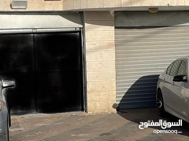مخازن على شارع جامعه القدس المفتوحه عين مصباح
