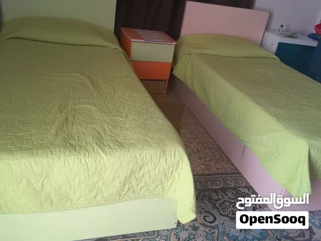 تخت عدد 2 مع فرشات زمبركيه