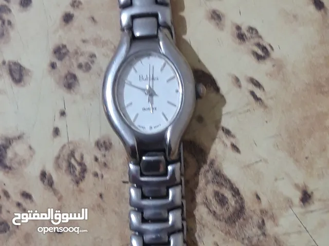 ساعة حريمى كوارتز أصلية مستعملة بحالة جيدة جدا . وهى موديل نادر ومتميز كما هو موضح بالصور