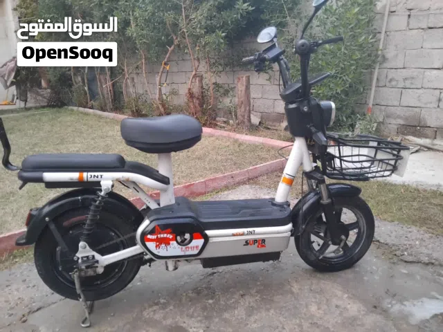 دراجة شحن رباعي البطارية