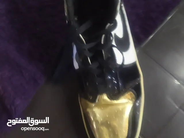 44 Sport Shoes in Zarqa