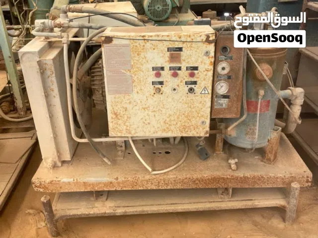 السلام عليكم ورحمة الله وبركاته زبائن الكرام _يوجد ضاغط هواء ( تربينة ) ايطالي محرك 30 حصان تقريبا
