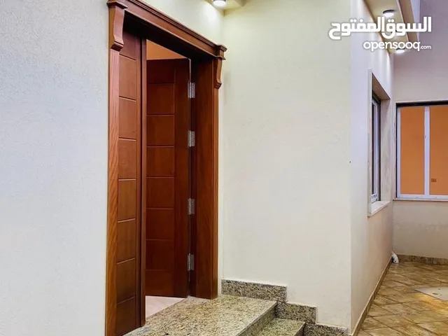 305 m2 More than 6 bedrooms Villa for Sale in Tripoli Ain Zara