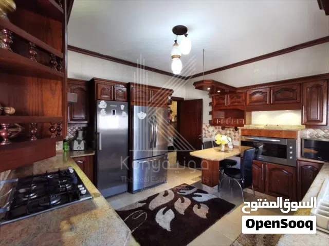 222 m2 4 Bedrooms Apartments for Sale in Amman Al Rawnaq