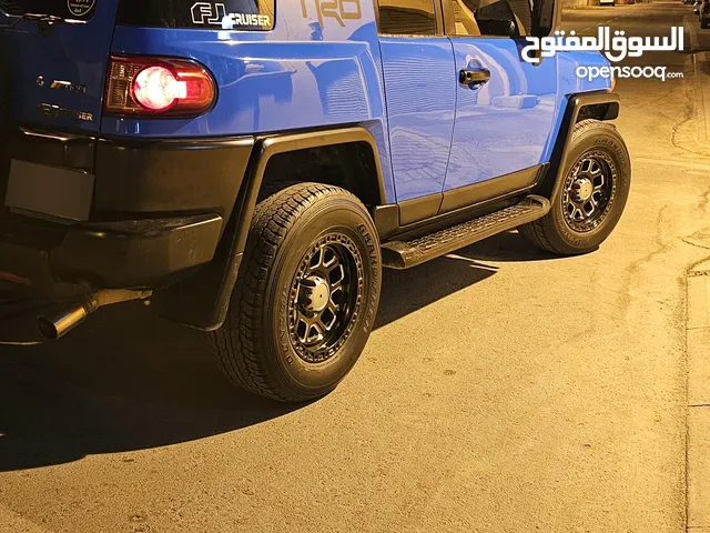 للبيع تويوتا fj مديل 2008 ماشي 287 الف المطلوب 3800 وقابل للجاد