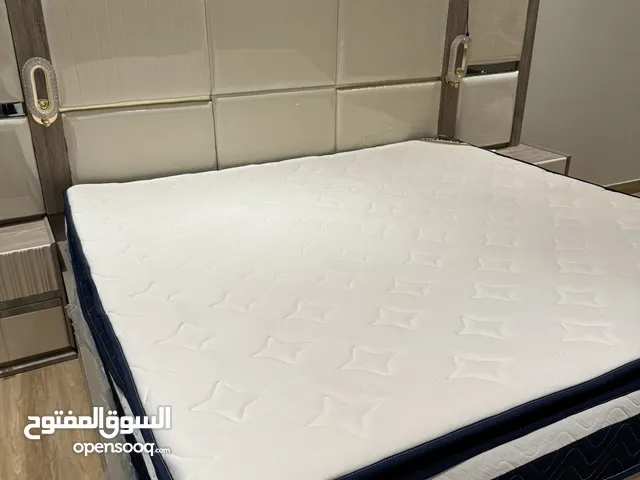 مرتبة نوم استعمال قليل و نظيف جداً