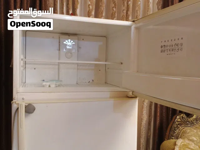 ثلاجة للبيع