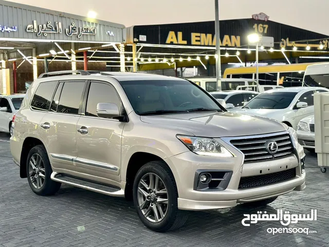 لكزس استيشن 2013