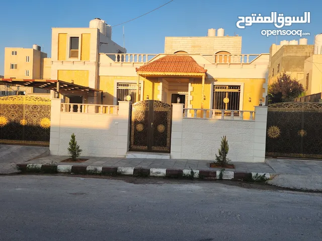 160 m2 5 Bedrooms Townhouse for Sale in Amman Al-Iman