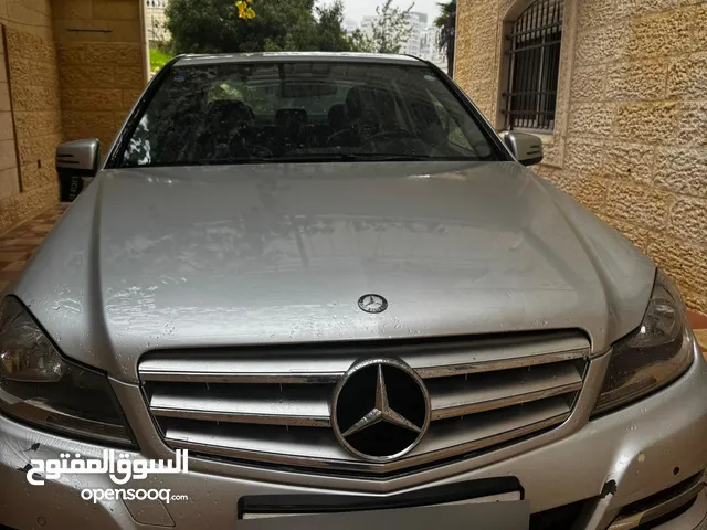 سيارة مرسيدس للبيع