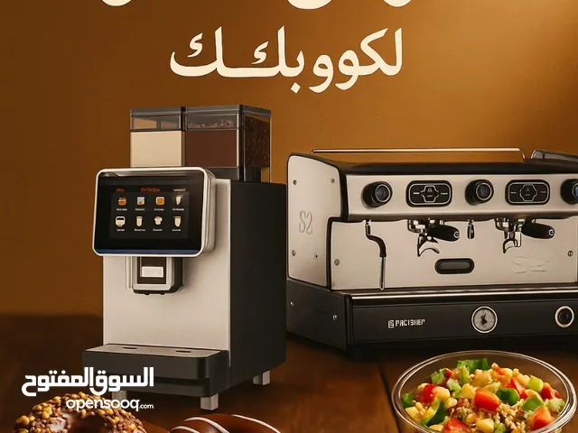 فرش ومفرزنه انواع كثيره من الحلى والسلطات والدونات والساتدويتشات